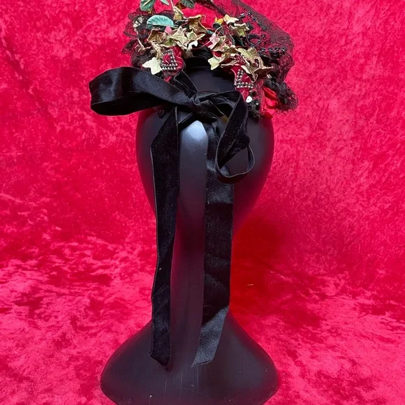 Vintage 40s/50s elaborate floral embellished head piece Vintage 40s/50s elaborate floral embellished head piece main image 2